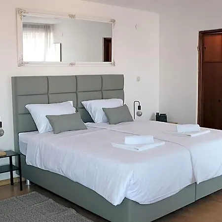 Hotel Artena 3*