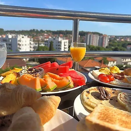 Hotel Artena 3*