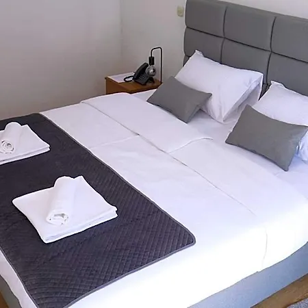 Artena Hotel 3*